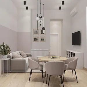 Boutique52 Old Апартаменты Тбилиси